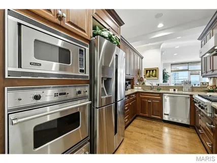 $1,550,000 | 8025 Maryland Avenue, Unit 10E, St. Louis, MO 63105