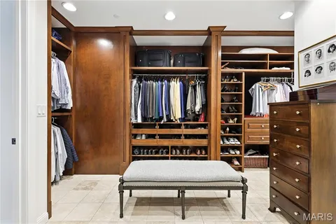 $1,550,000 | 8025 Maryland Avenue, Unit 10E, St. Louis, MO 63105