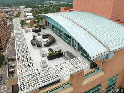 $1,550,000 | 8025 Maryland Avenue, Unit 10E, St. Louis, MO 63105
