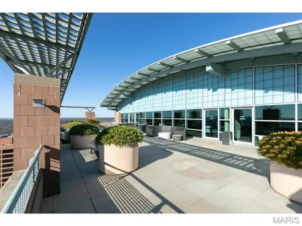 $1,550,000 | 8025 Maryland Avenue, Unit 10E, St. Louis, MO 63105