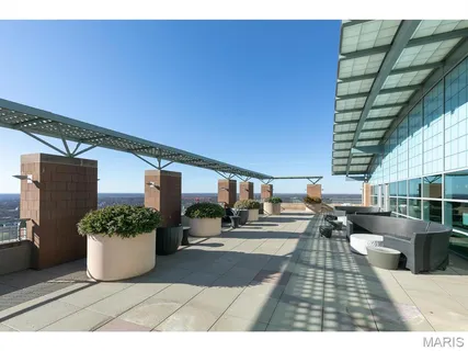 $1,550,000 | 8025 Maryland Avenue, Unit 10E, St. Louis, MO 63105