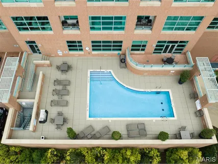 $1,550,000 | 8025 Maryland Avenue, Unit 10E, St. Louis, MO 63105