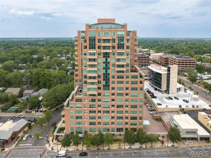 $1,550,000 | 8025 Maryland Avenue, Unit 10E, St. Louis, MO 63105