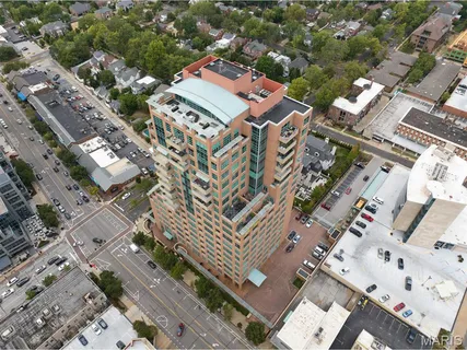 $1,550,000 | 8025 Maryland Avenue, Unit 10E, St. Louis, MO 63105