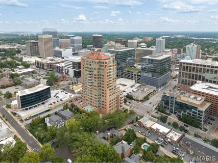 $1,550,000 | 8025 Maryland Avenue, Unit 10E, St. Louis, MO 63105