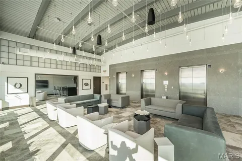 $1,550,000 | 8025 Maryland Avenue, Unit 10E, St. Louis, MO 63105