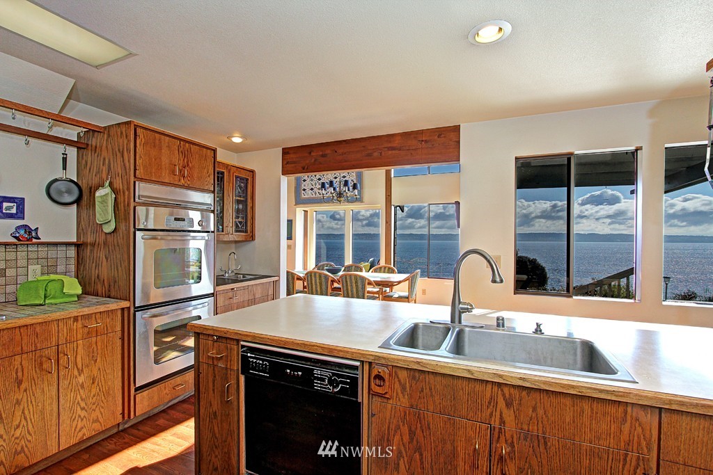 21402 President Point Road Northeast Kingston, WA 98346 - Photo 9 of 15 Gallery Image 9