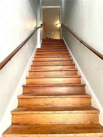 $1,100 | 29 East Magnolia Avenue, Unit 3, Eustis, FL 32726