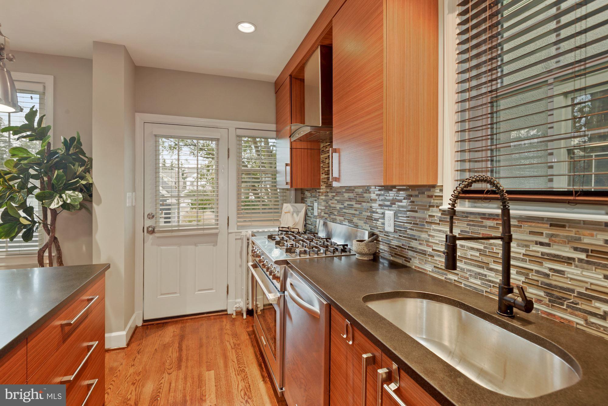 4107 Fessenden Street Northwest Washington, DC 20016 - Photo 17 of 52