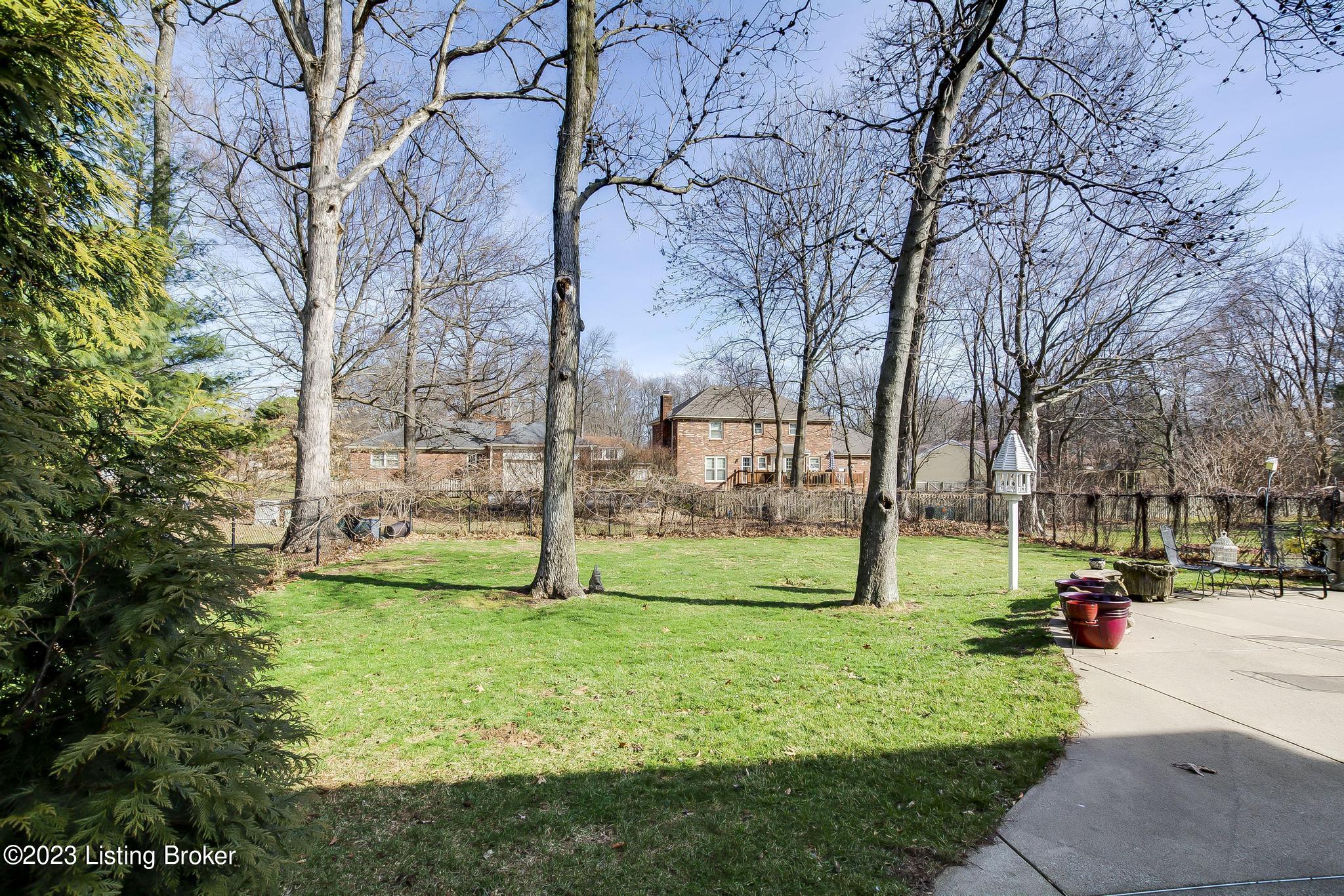 703 Farmingham Road Louisville, KY 40243 - Photo 7 of 70 703_FarminghamRd_40243_508