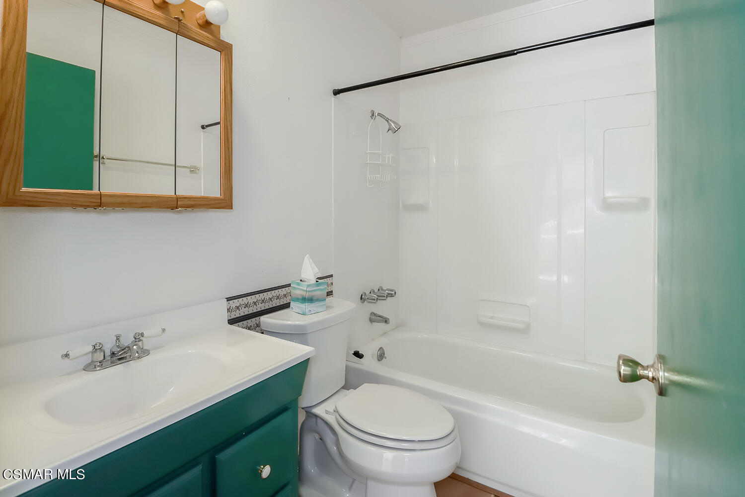 263 Brook Road Newbury Park, CA 91320 - Photo 19 of 44 gShared Bath1