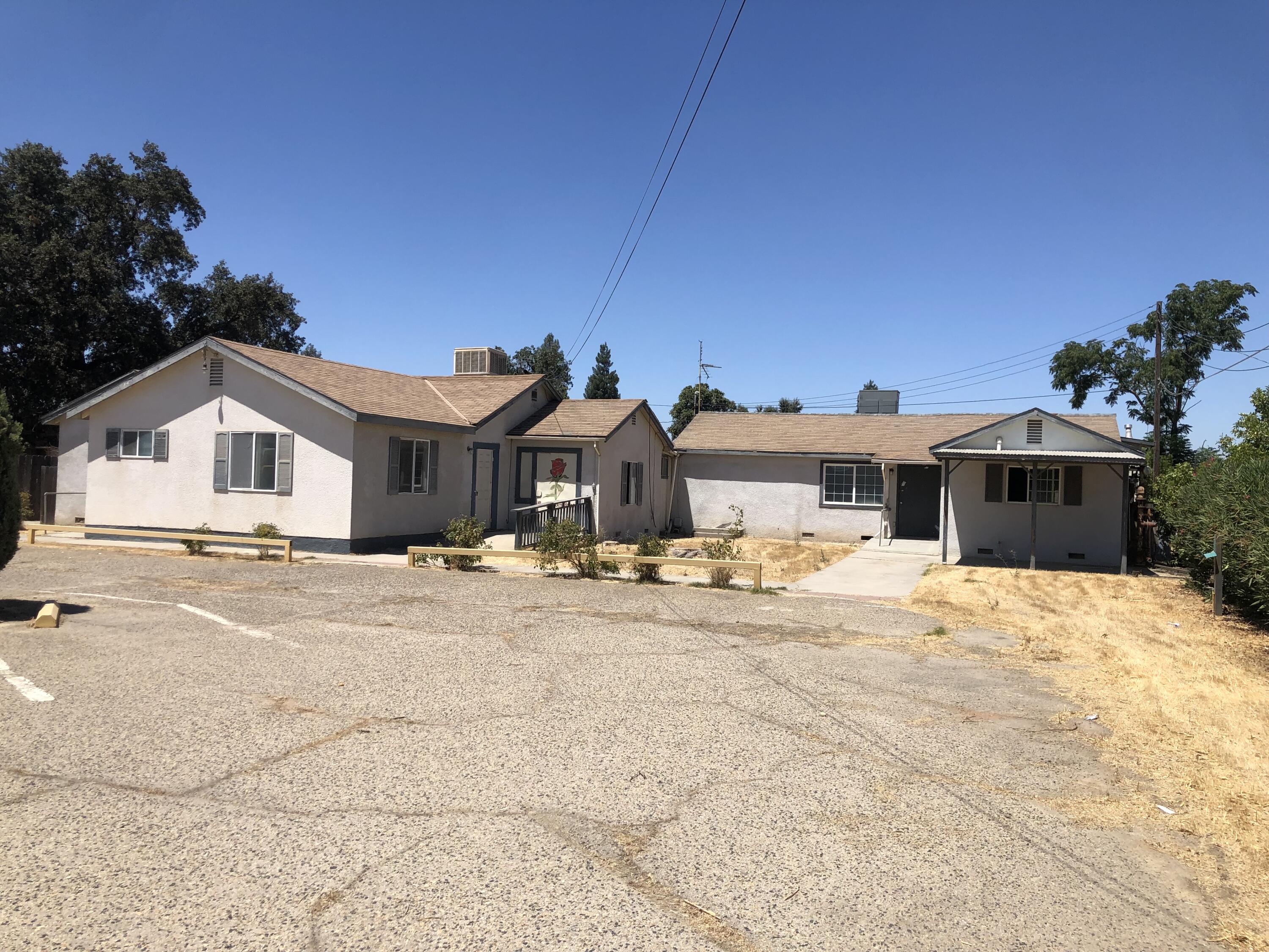 1590 East Dinuba Avenue Reedley, CA 93654 - Photo 1 of 26 front