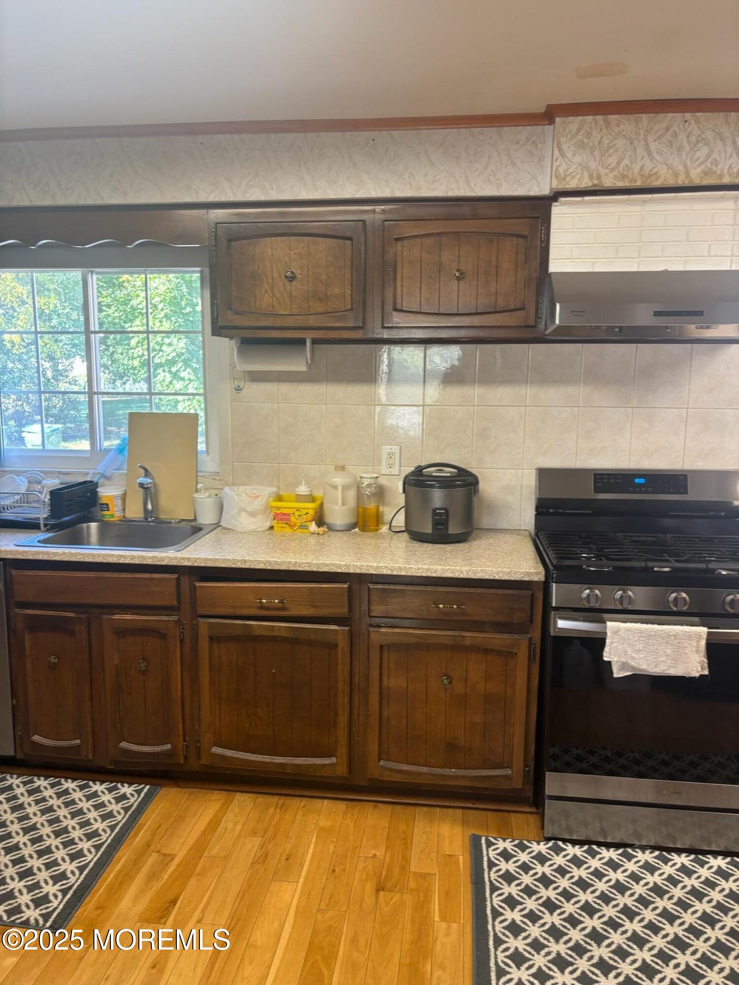 7 Candy Court Edison, NJ 08817 - Photo 5 of 18 a kitchen with a cabinets and window