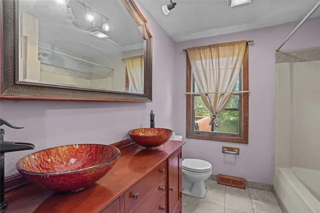 $3,000 | 125 Lewis Farm Road, Coventry, RI 02827