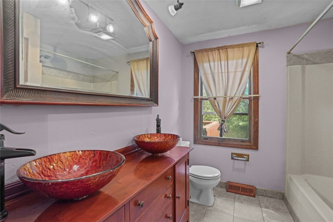 125 Lewis Farm Road Coventry, RI 02827 - Photo 11 of 50