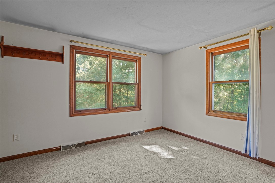 125 Lewis Farm Road Coventry, RI 02827 - Photo 17 of 50