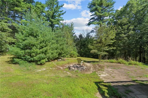 $3,000 | 125 Lewis Farm Road, Coventry, RI 02827