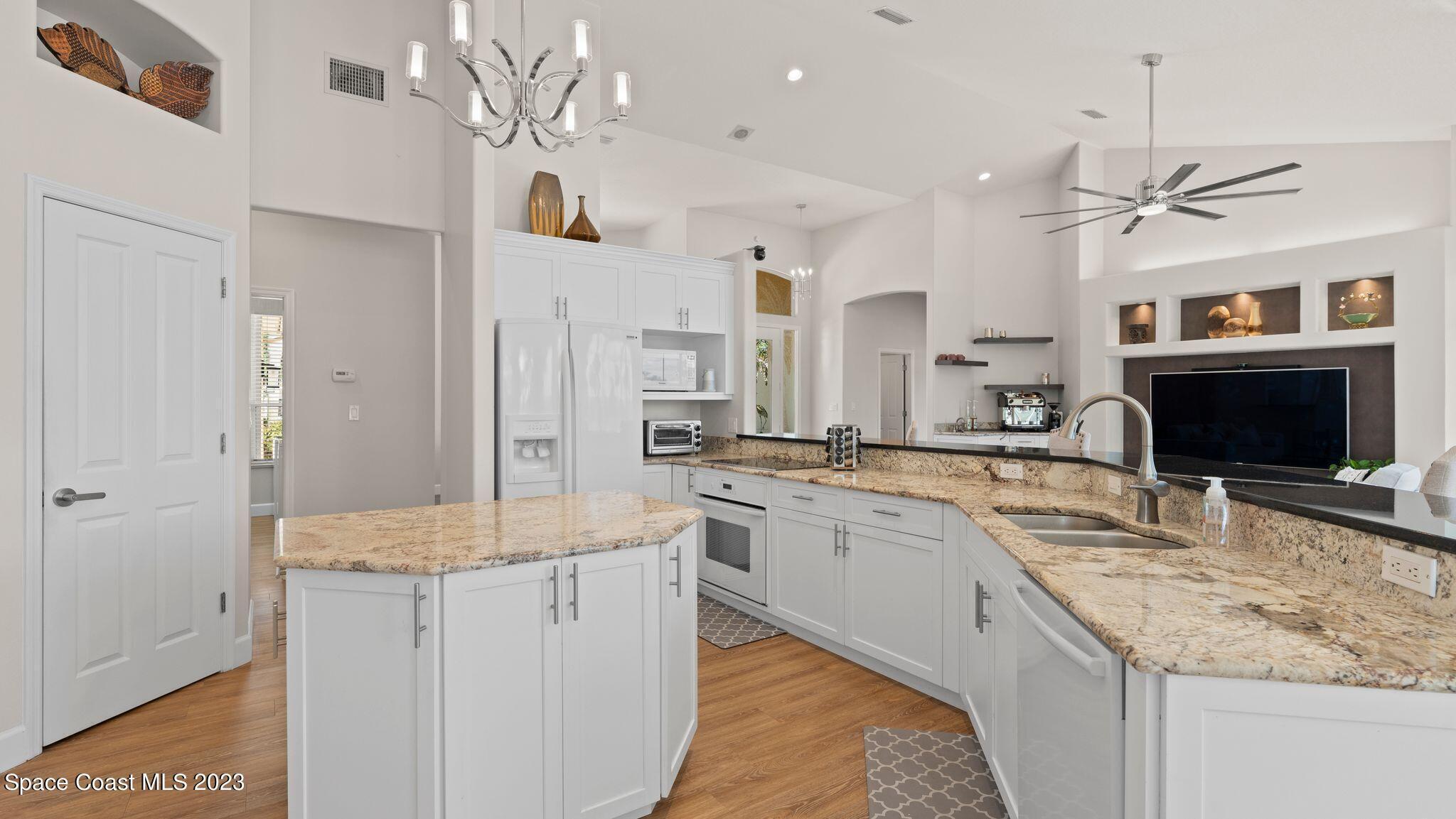 302 Sandhurst Drive Melbourne, FL 32940 - Photo 16 of 69 Kitchen