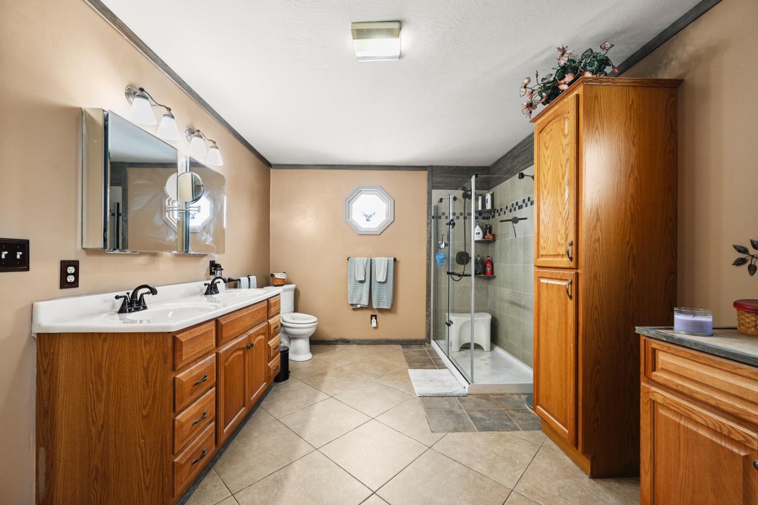 526 Hellers Trail Milan, IN 47031 - Photo 17 of 51 1st floor primary suite bathroom