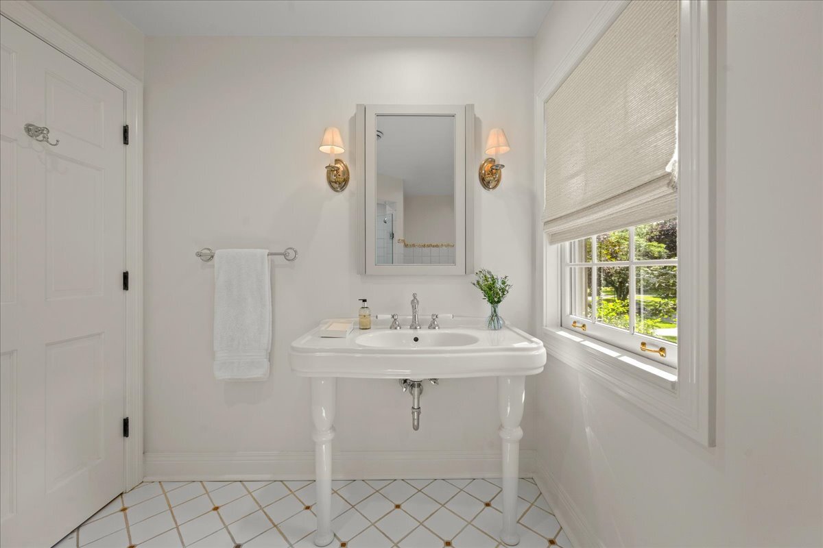655 Forest Hill Road Lake Forest, IL 60045 - Photo 28 of 40 Gallery Image 28