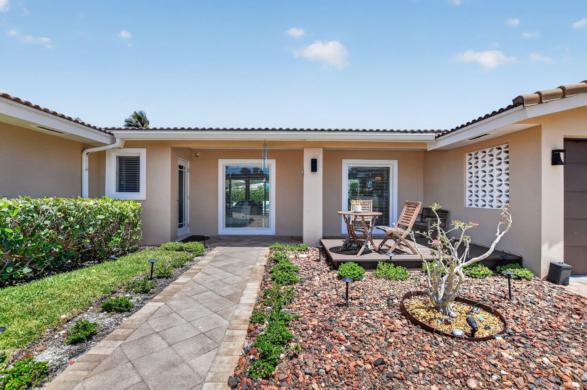 424 Southwest 7th Way Boca Raton, FL 33486 - Photo 5 of 70 5-web-or-mls-DSC_8332