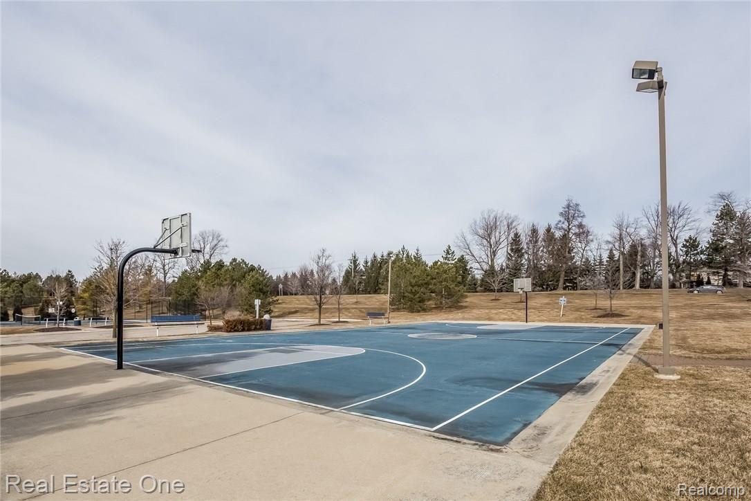 3635 Tremonte Circle, Unit 251 Rochester, MI 48306 - Photo 35 of 38 035-Exterior-2411550-medium.jpg