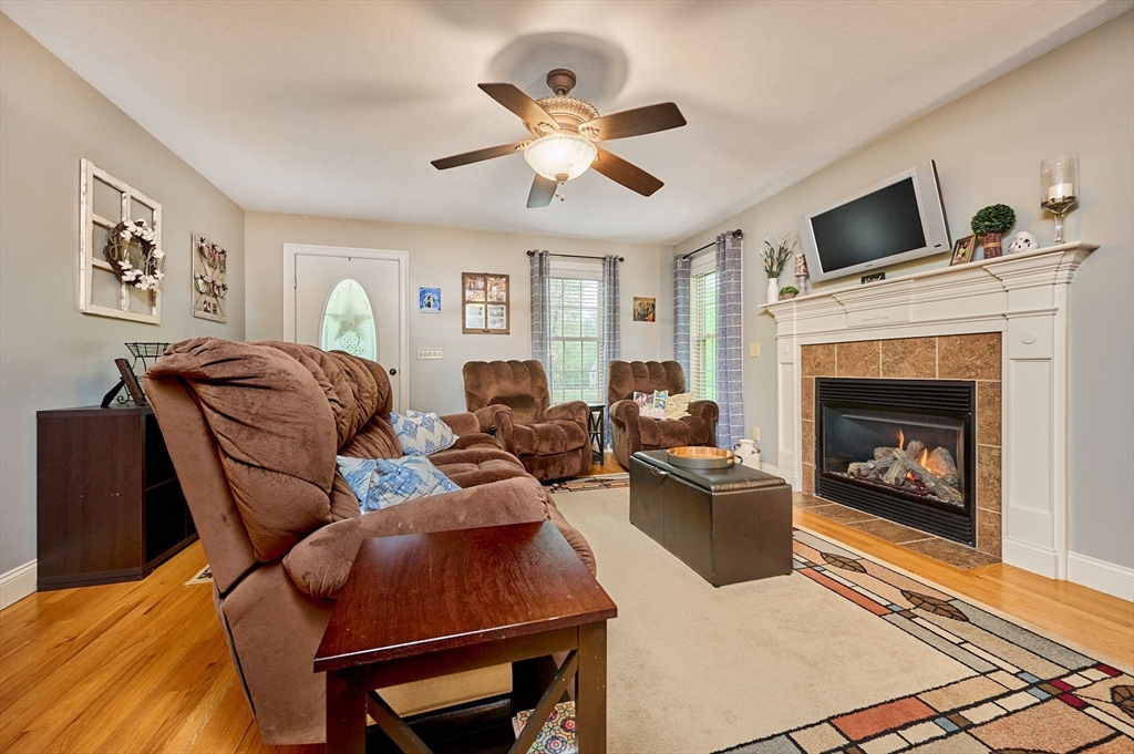 42 Coleman Road Southampton, MA 01073 - Photo 3 of 31 Gallery Image 3