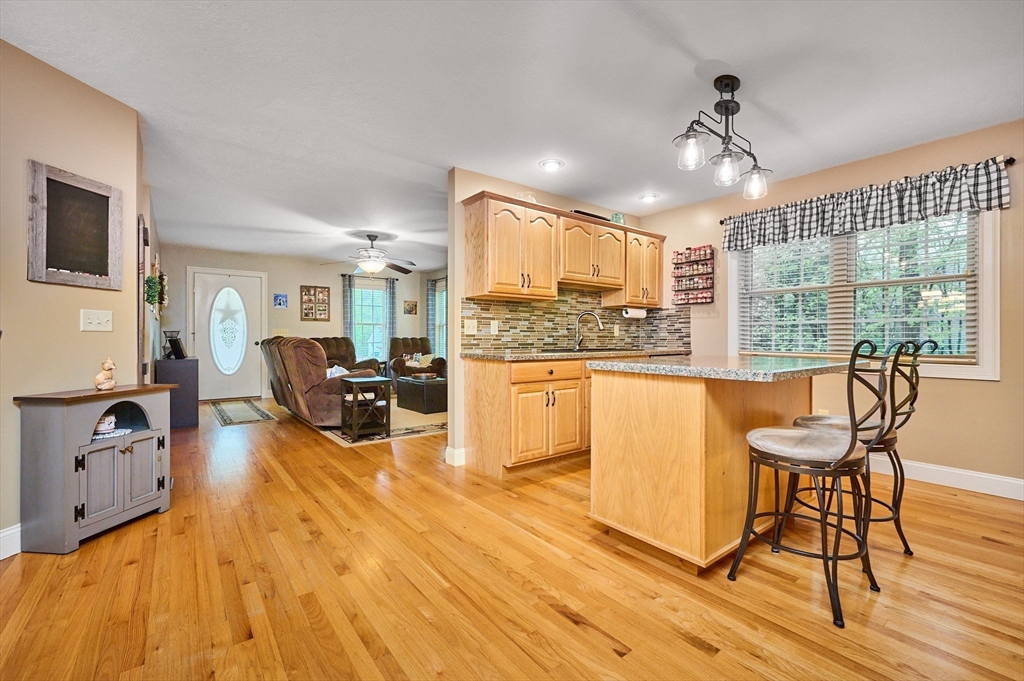 42 Coleman Road Southampton, MA 01073 - Photo 6 of 31 Gallery Image 6