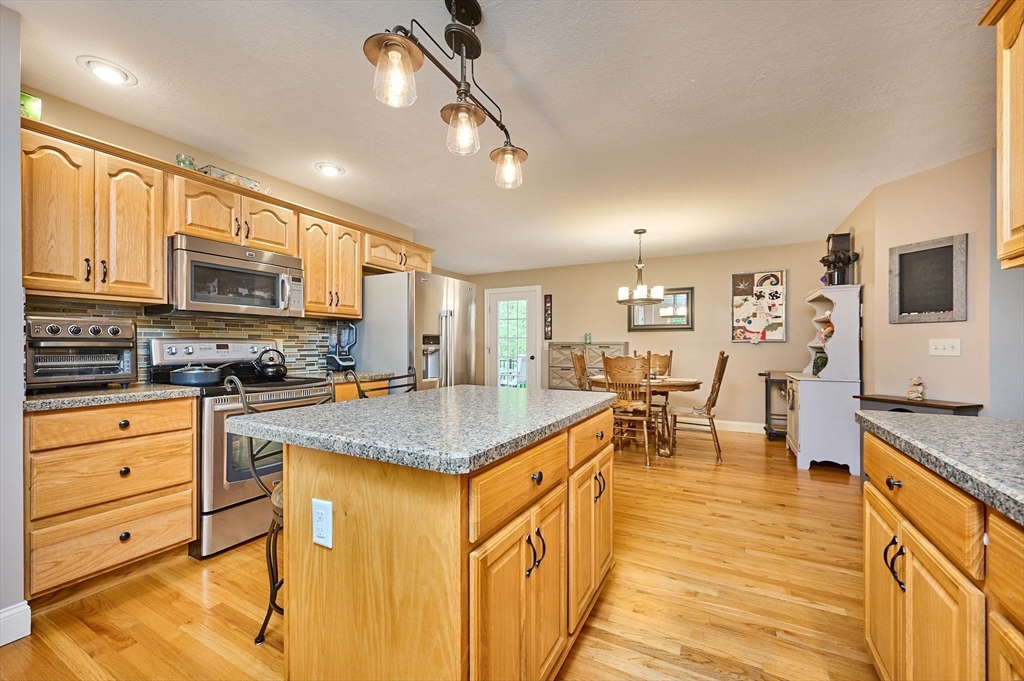 42 Coleman Road Southampton, MA 01073 - Photo 7 of 31 Gallery Image 7