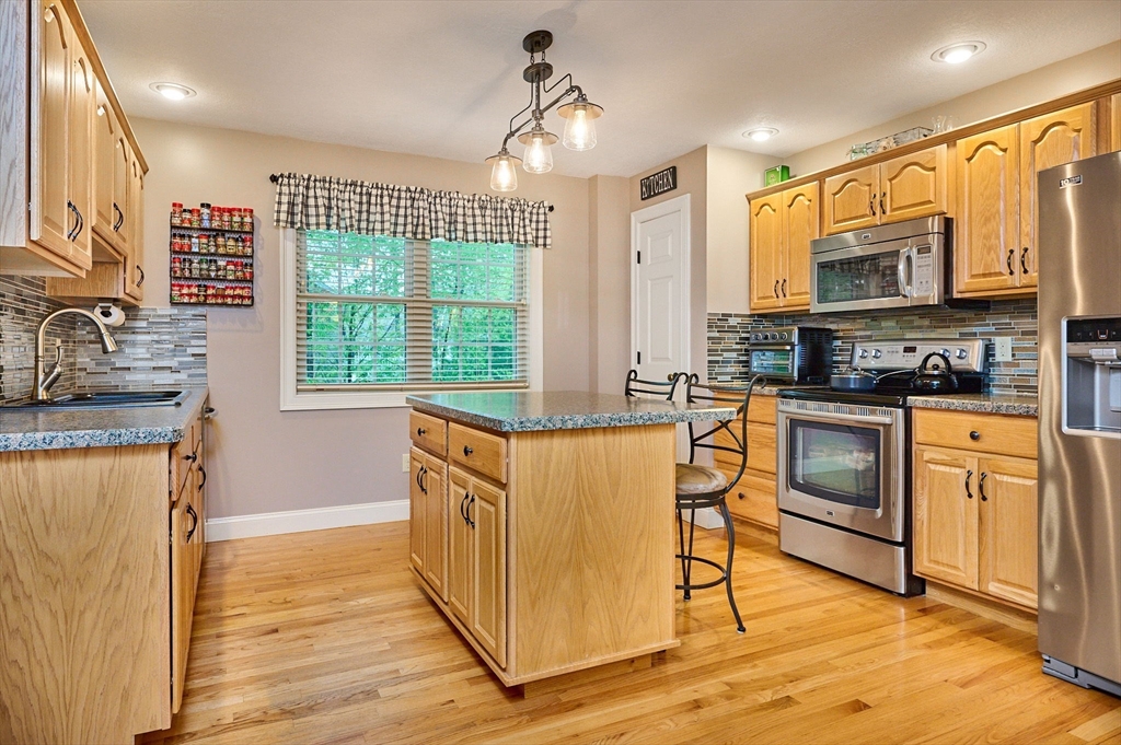 42 Coleman Road Southampton, MA 01073 - Photo 8 of 31 Gallery Image 8