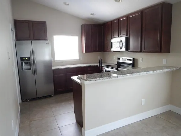 $1,950 | 453 West Desoto Street, Clermont, FL 34711