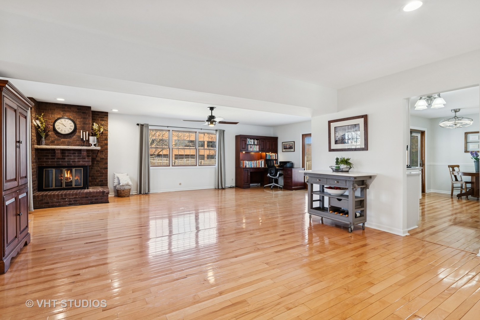 27 Timber Hill Road Buffalo Grove, IL 60089 - Photo 4 of 31