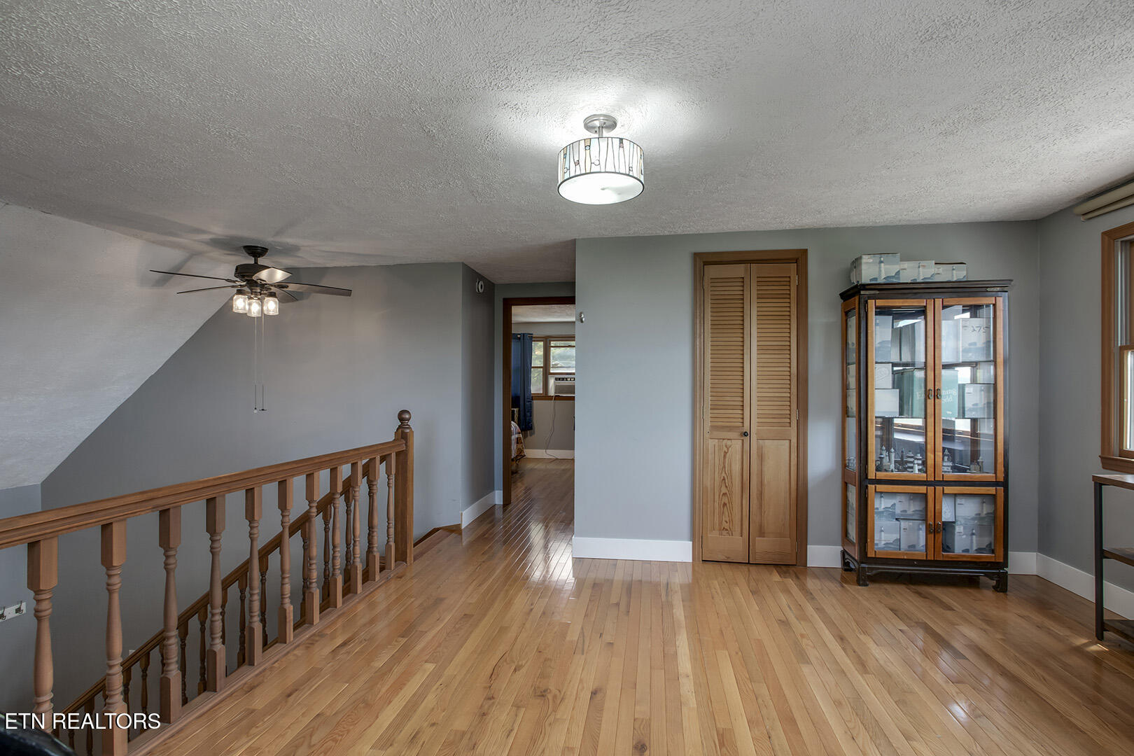 132 Morris Road Kingston, TN 37763 - Photo 29 of 60 29_MorrisLane_132_Loft02