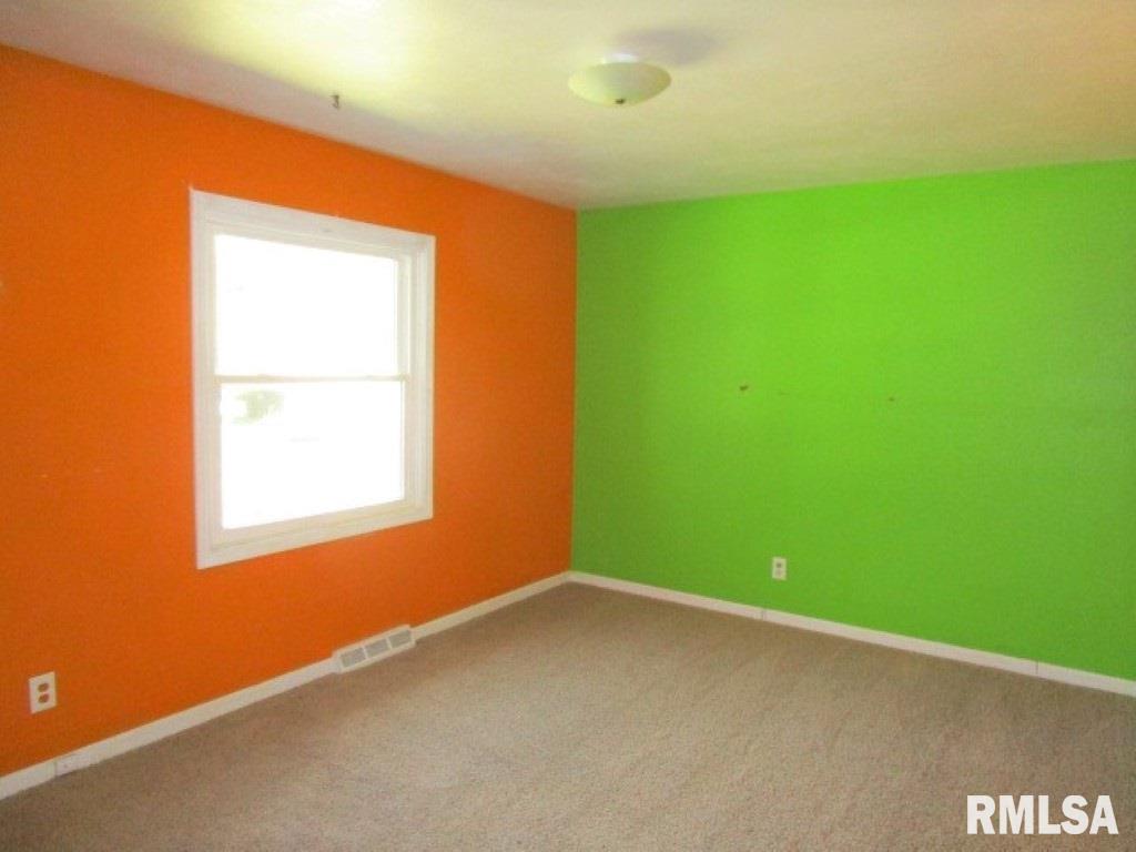 6736 North Post Oak Road Peoria, IL 61615 - Photo 12 of 20 Gallery Image 12