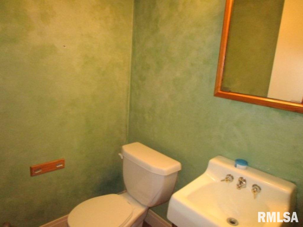 6736 North Post Oak Road Peoria, IL 61615 - Photo 18 of 20 Gallery Image 18