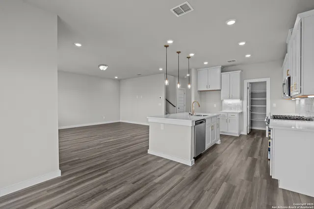 $399,999 | 1520 Upwell Creek, New Braunfels, TX 78130