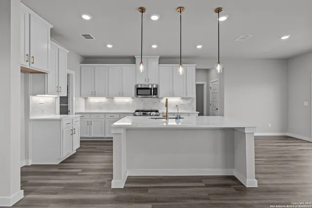 $399,999 | 1520 Upwell Creek, New Braunfels, TX 78130