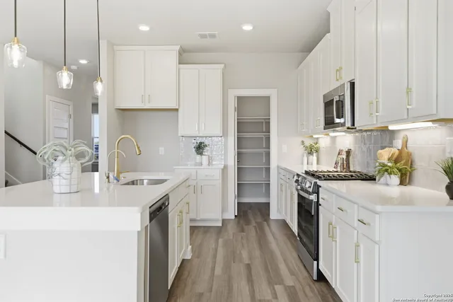 $399,999 | 1520 Upwell Creek, New Braunfels, TX 78130