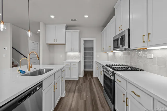 $399,999 | 1520 Upwell Creek, New Braunfels, TX 78130