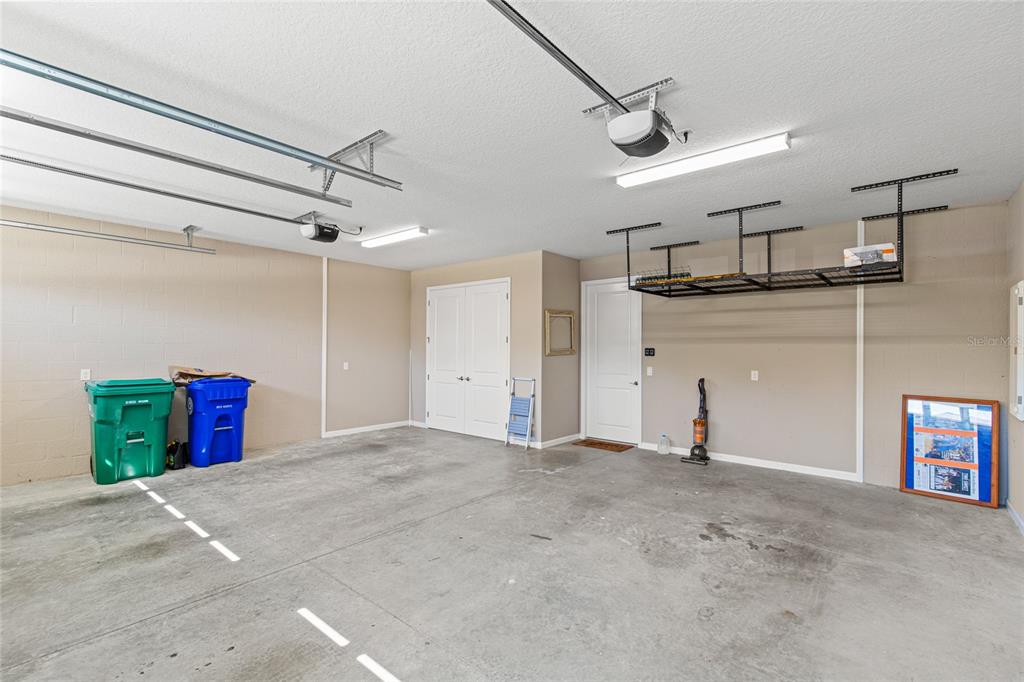 11202 Roz Way Oxford, FL 34484 - Photo 39 of 44 a view of a room with a garage