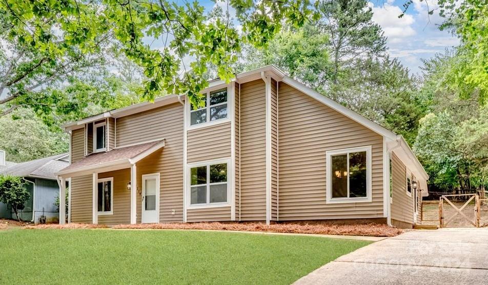 8219 Rittenhouse Circle Charlotte, NC 28270 - Photo 2 of 46 Gallery Image 2