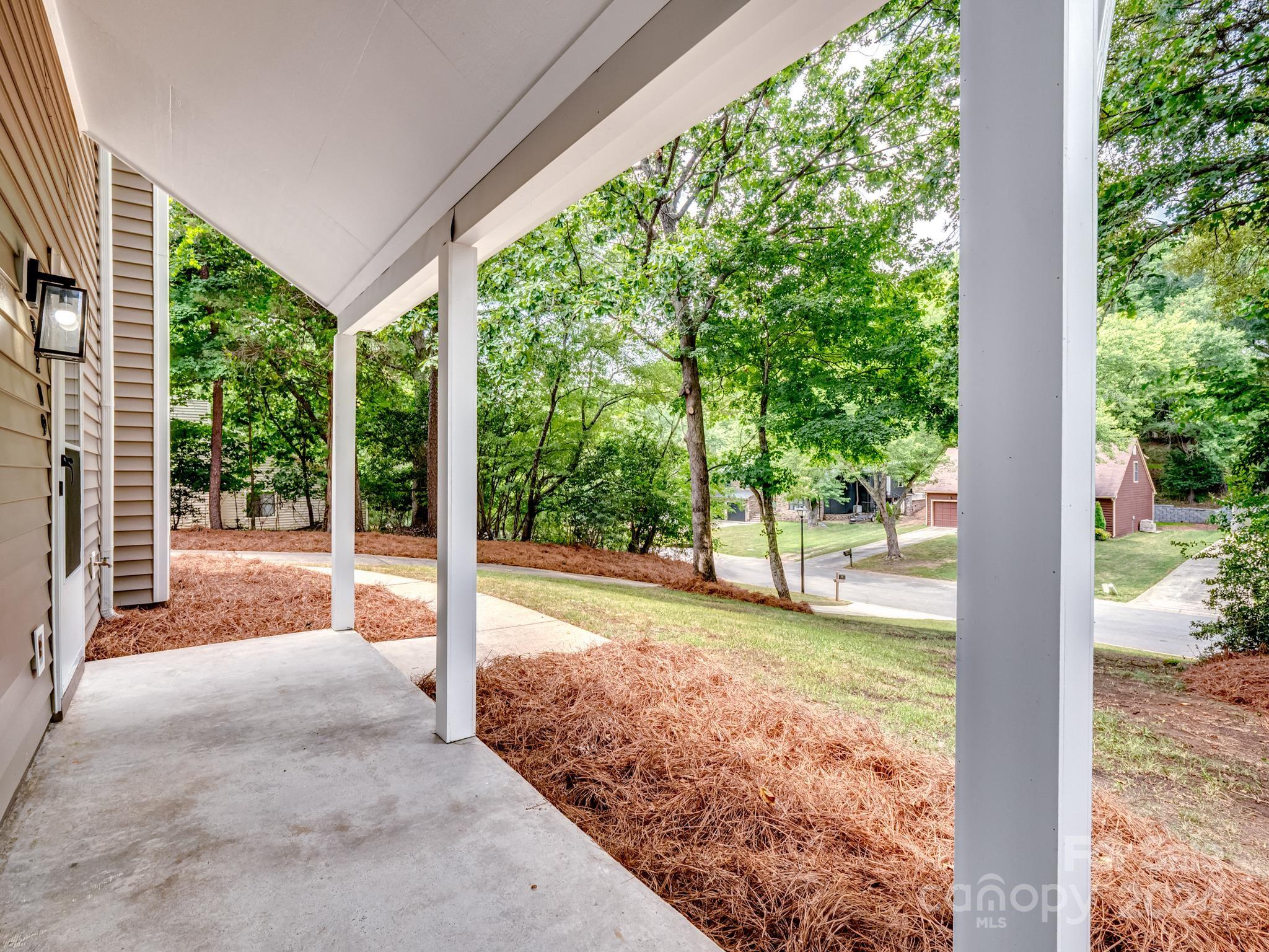 8219 Rittenhouse Circle Charlotte, NC 28270 - Photo 4 of 46 Gallery Image 4