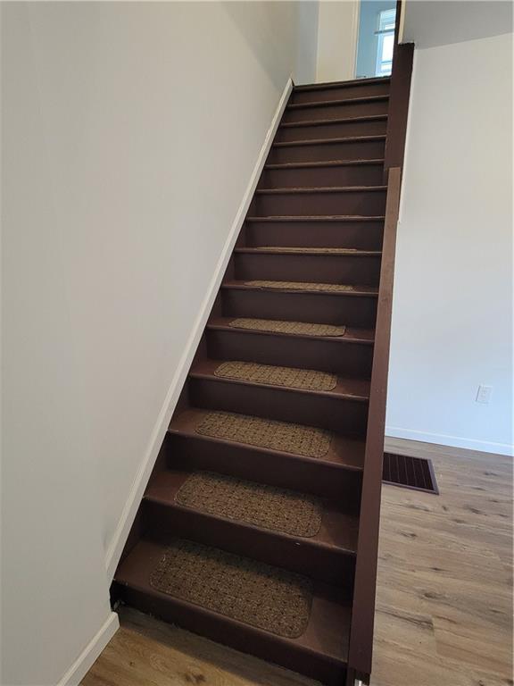 518 5th Avenue Coraopolis, PA 15108 - Photo 10 of 18 a view of entryway