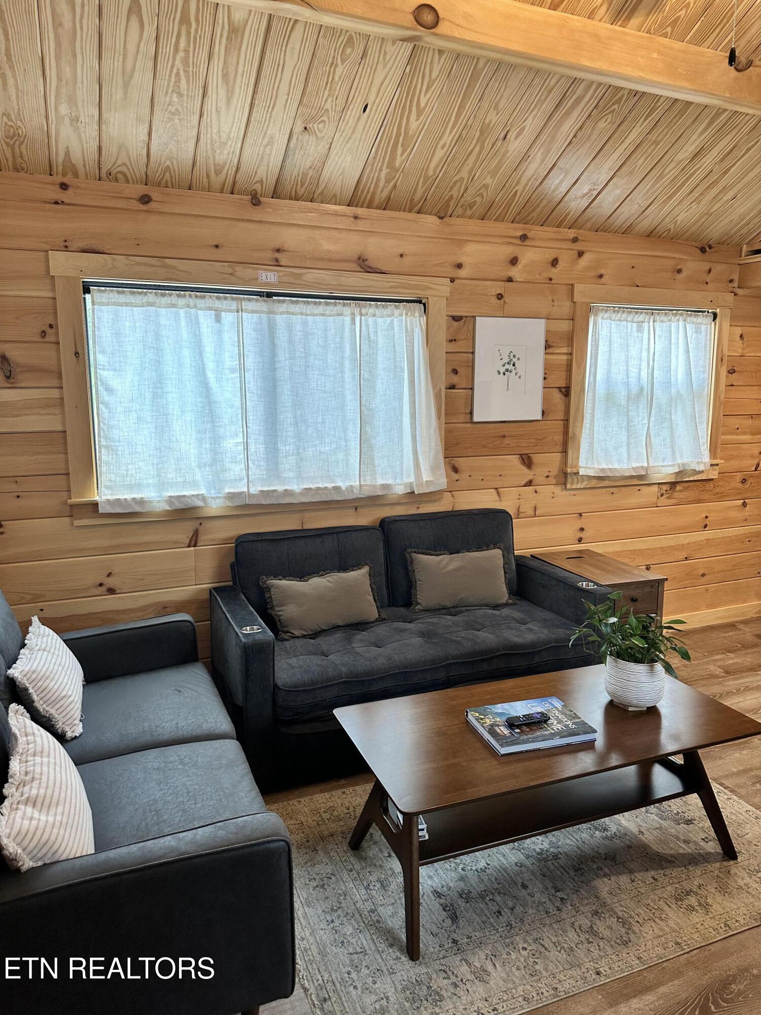 1652 Shady Grove Road Sevierville, TN 37876 - Photo 13 of 24 1652 Shady Grove Rd. living area