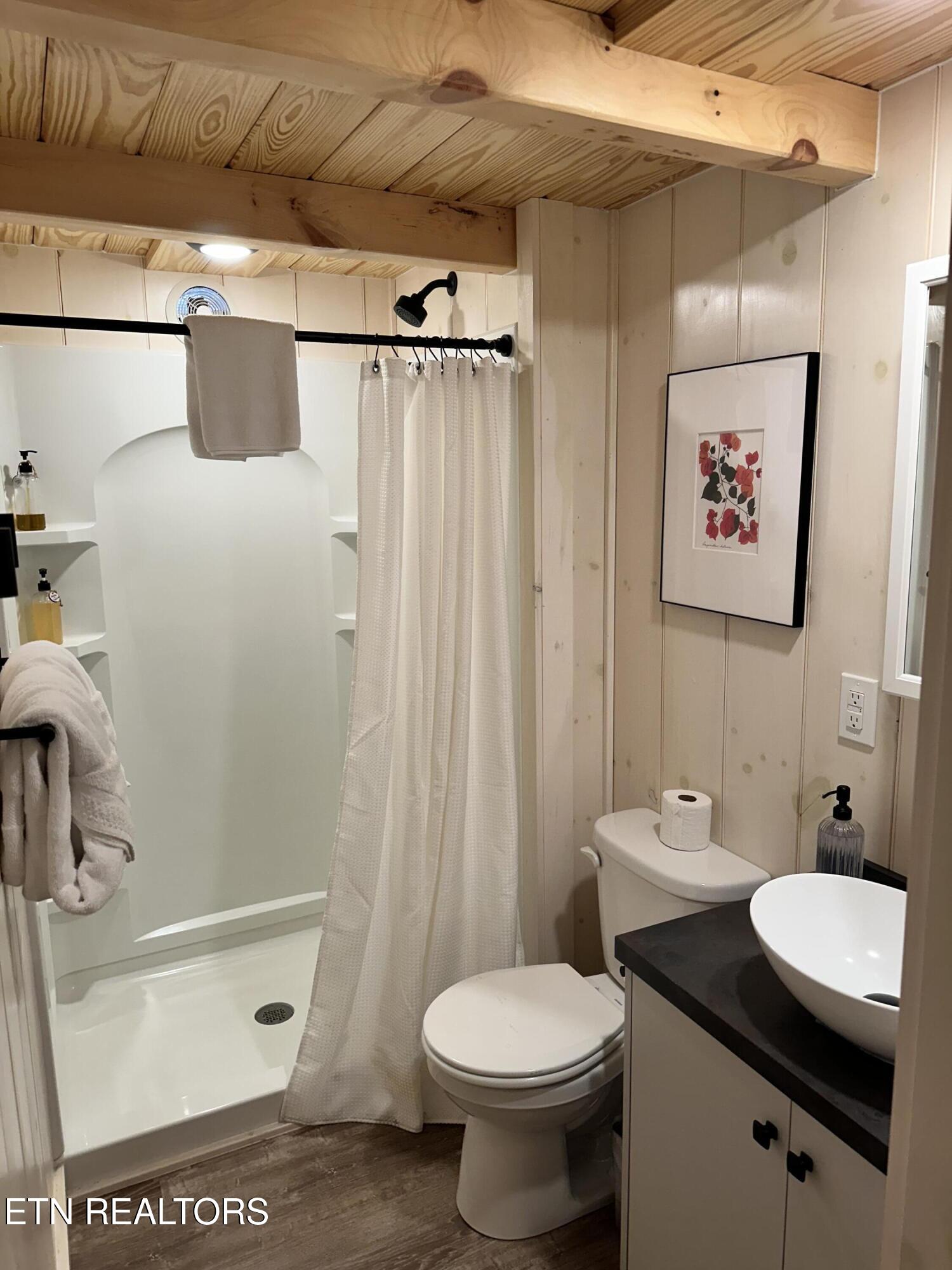 1652 Shady Grove Road Sevierville, TN 37876 - Photo 14 of 24 1652 Shady Grove Rd. Bath 1