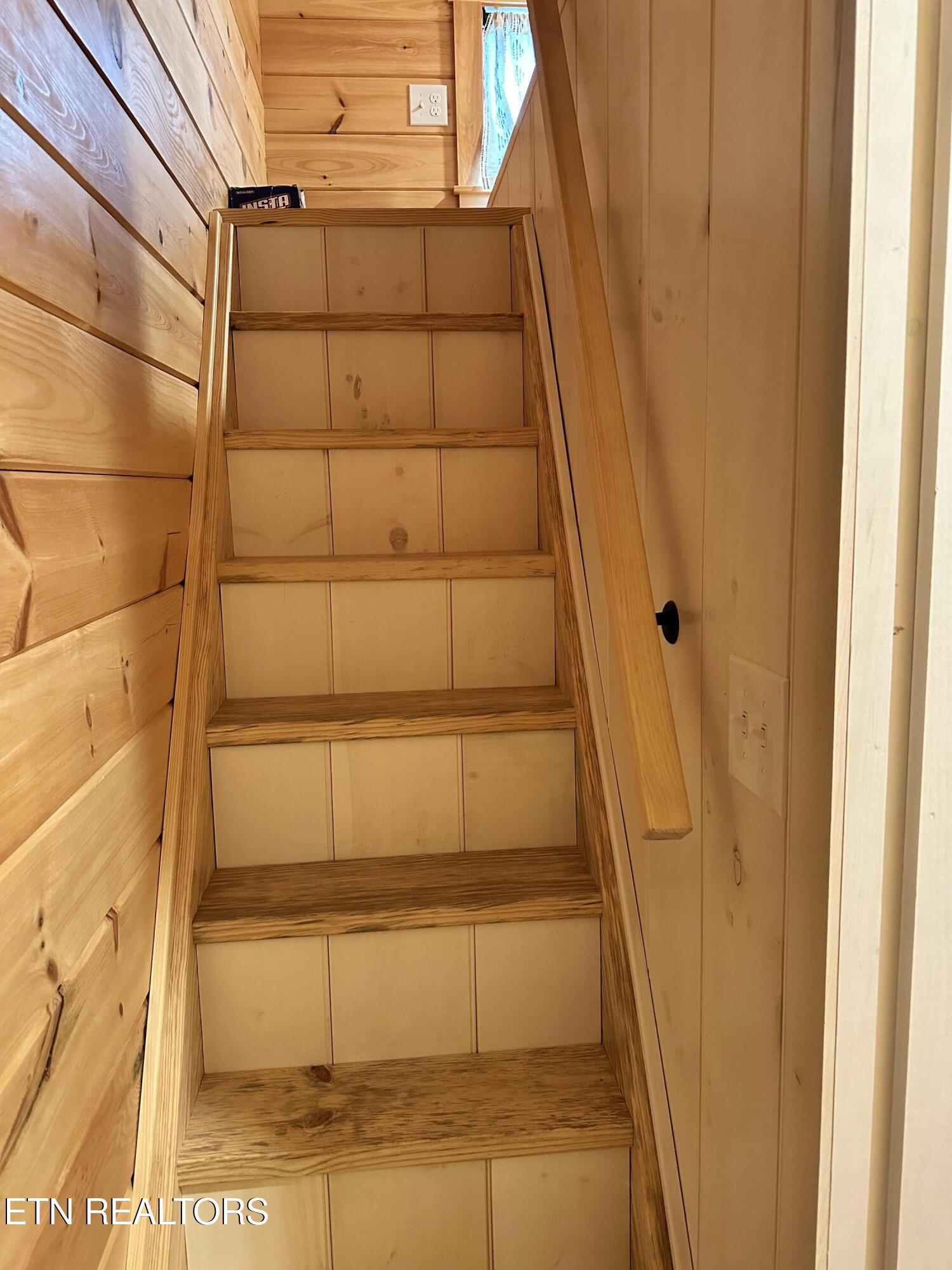 1652 Shady Grove Road Sevierville, TN 37876 - Photo 17 of 24 1652 Shady Grove Rd. stairs to loft