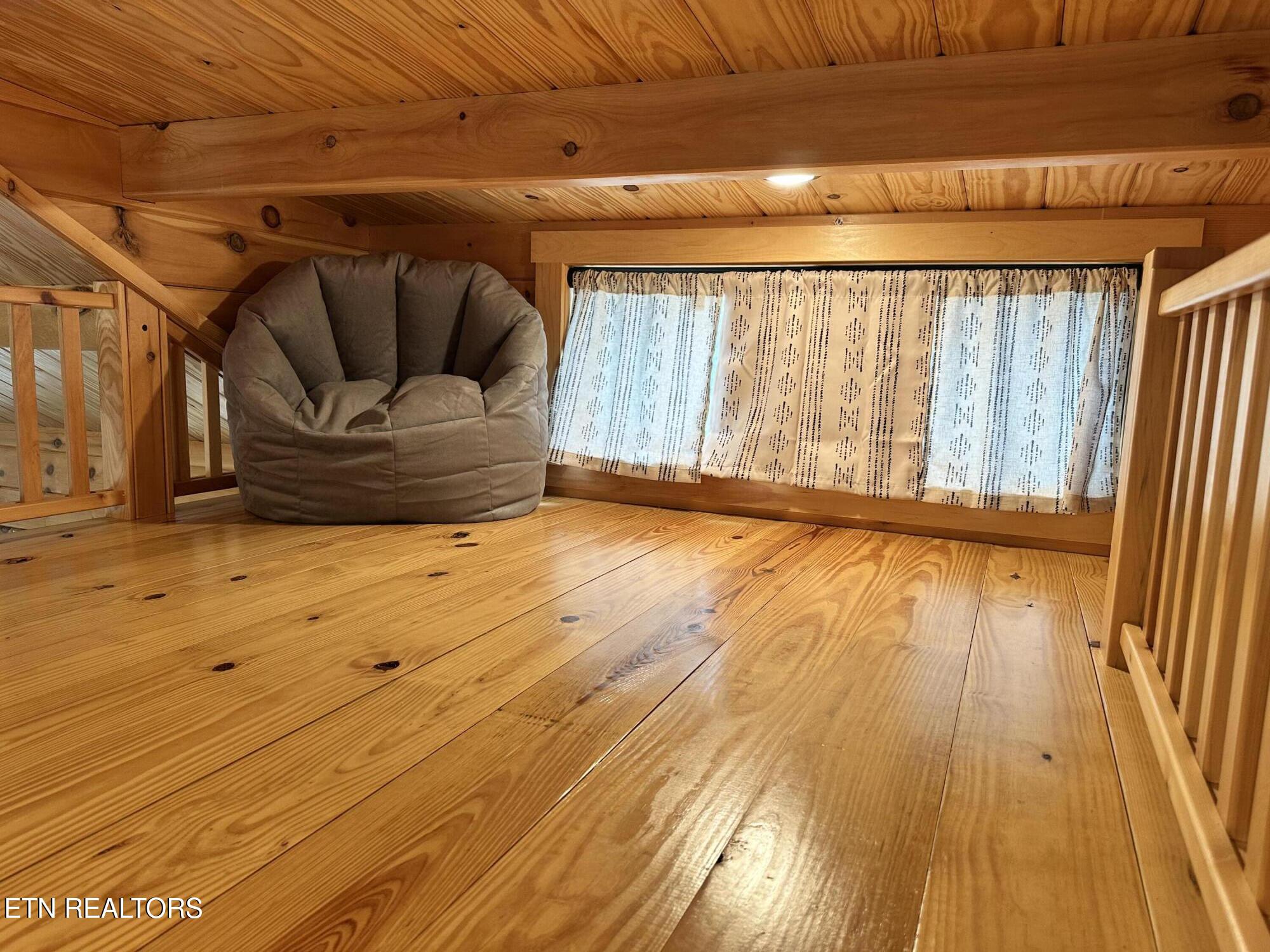 1652 Shady Grove Road Sevierville, TN 37876 - Photo 19 of 24 1652 Shady Grove Rd. loft pic 1