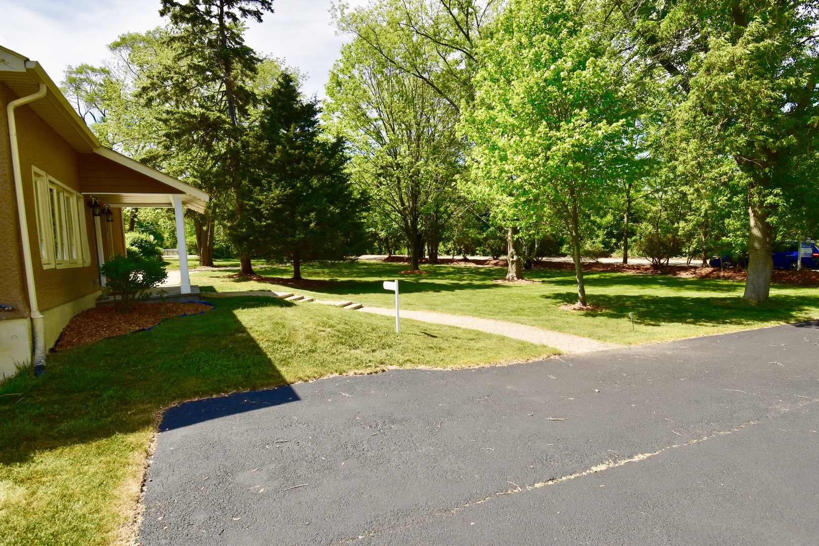 1700 Gideon Avenue Zion, IL 60099 - Photo 3 of 23