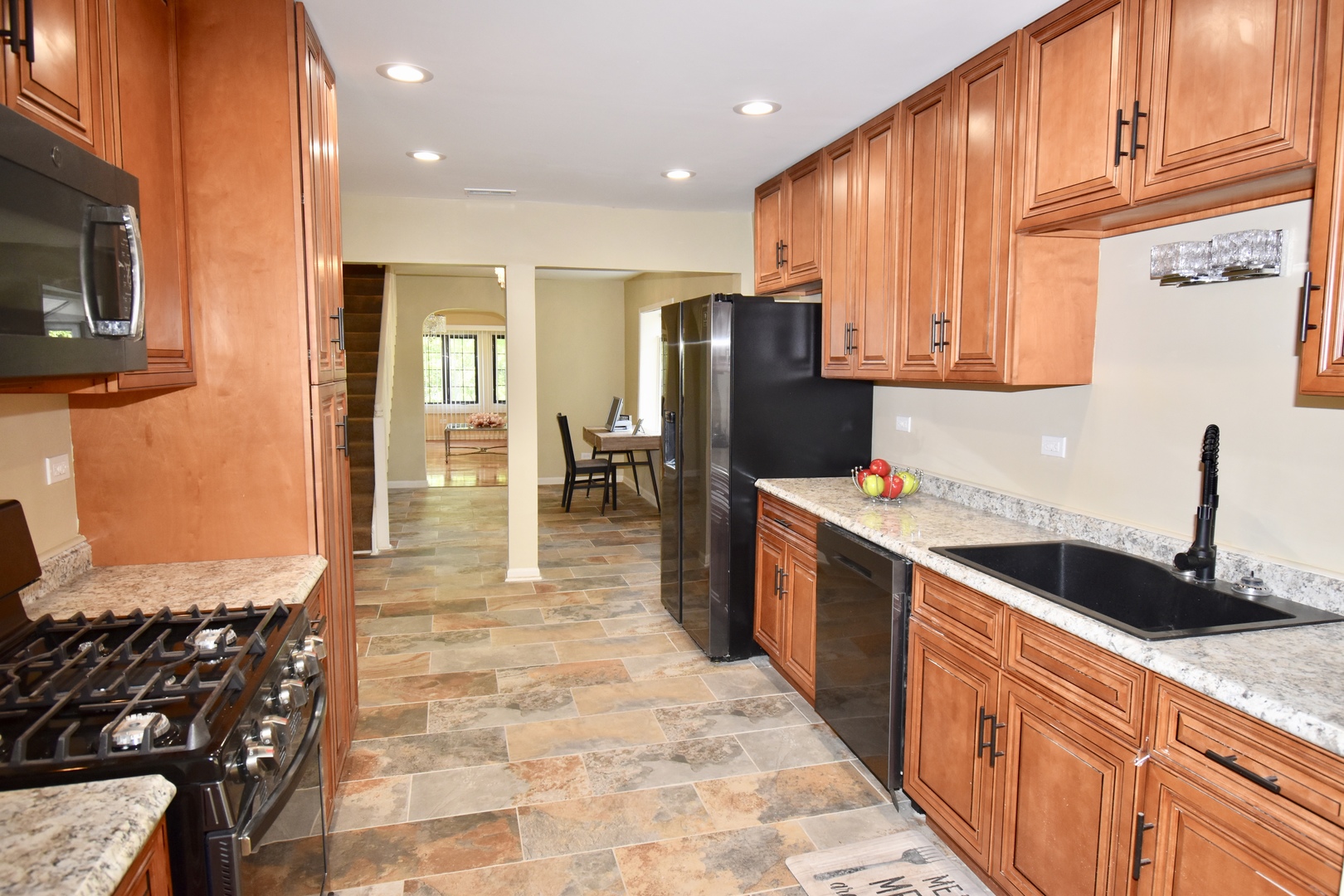 1700 Gideon Avenue Zion, IL 60099 - Photo 7 of 23