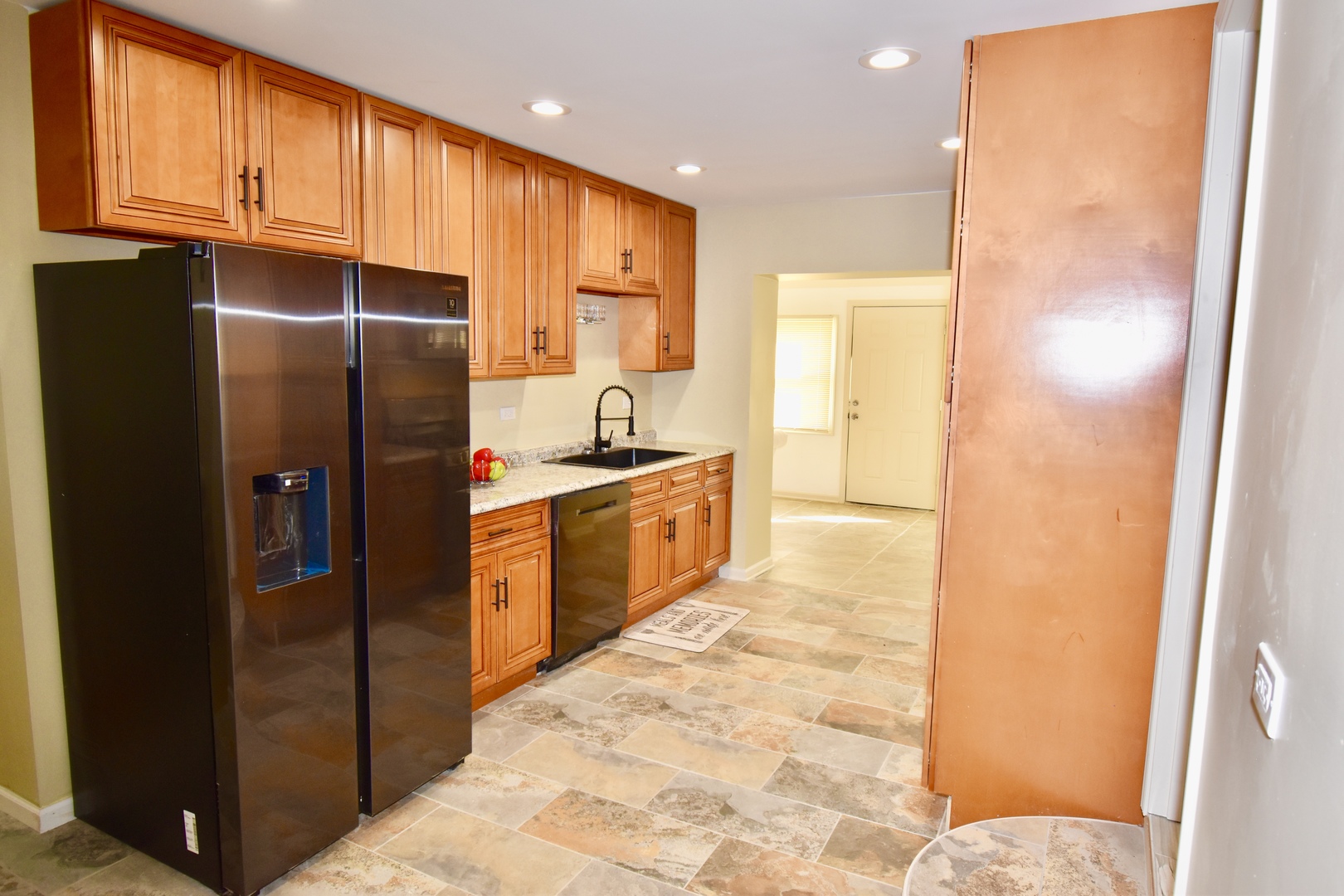 1700 Gideon Avenue Zion, IL 60099 - Photo 8 of 23